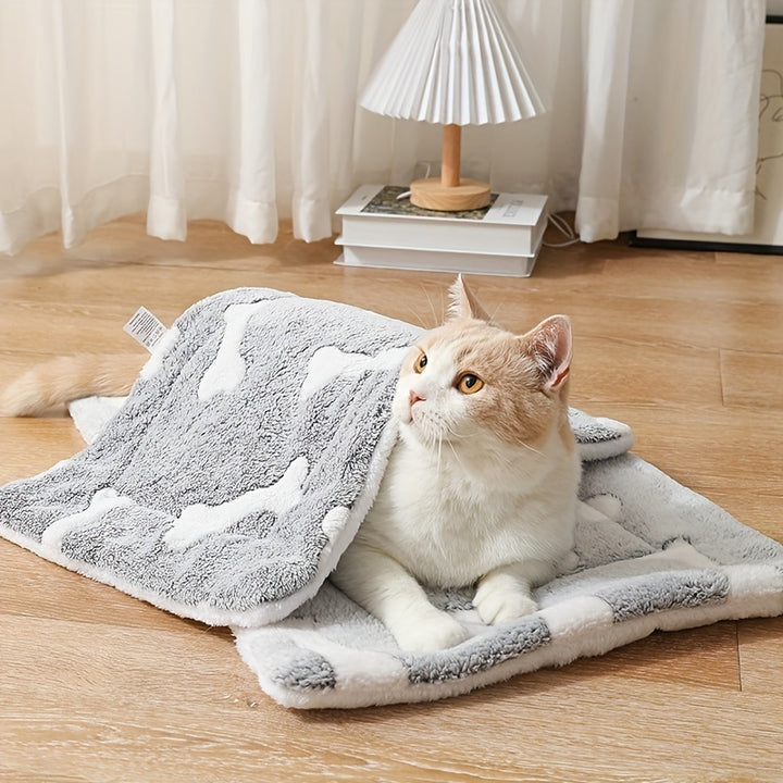 Cozy Fleece Pet Mat – Reversible, Washable & Warm